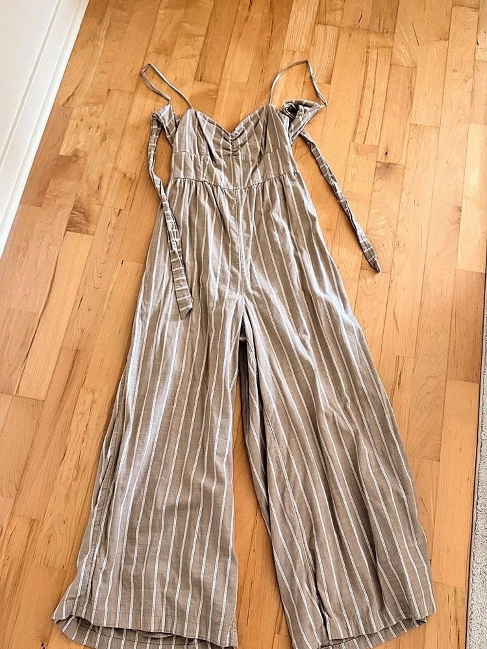 American Eagle Striped Wide Leg Jumpsuit in Brown & White Size Medium